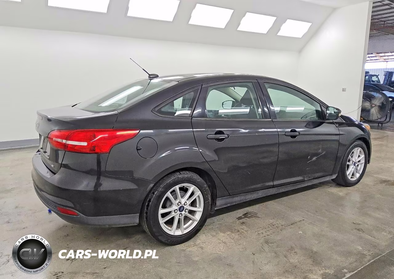 2015 Ford Focus Se VIN:1FADP3F20FL206116 - 3