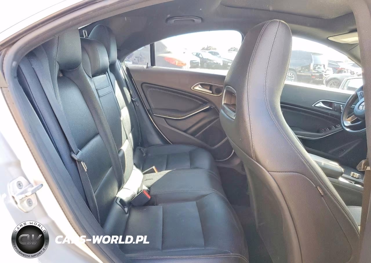 2018 Mercedes-Benz Cla 250 VIN:WDDSJ4EB9JN505648 - 10