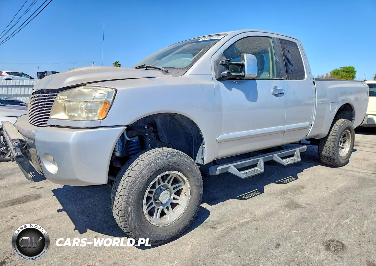 2004 Nissan Titan Xe