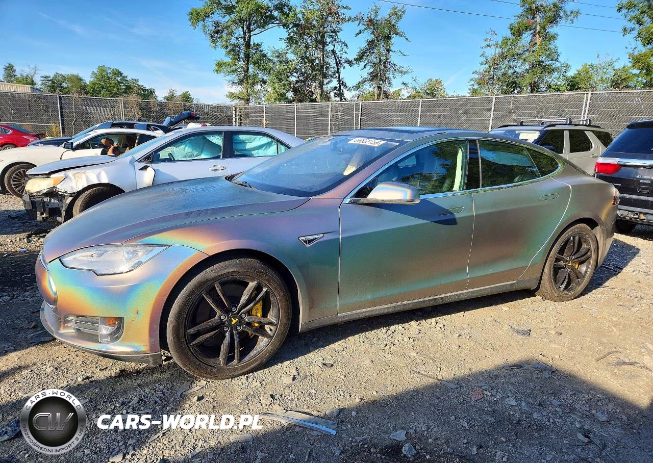 2014 Tesla Model S – zdjęcie 1 z 12