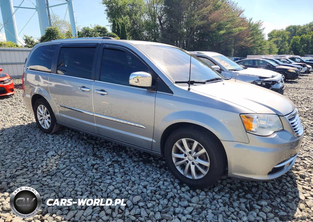 2016 Chrysler Town & Country Limited Platinum VIN:2C4RC1GG7GR264064 - 4