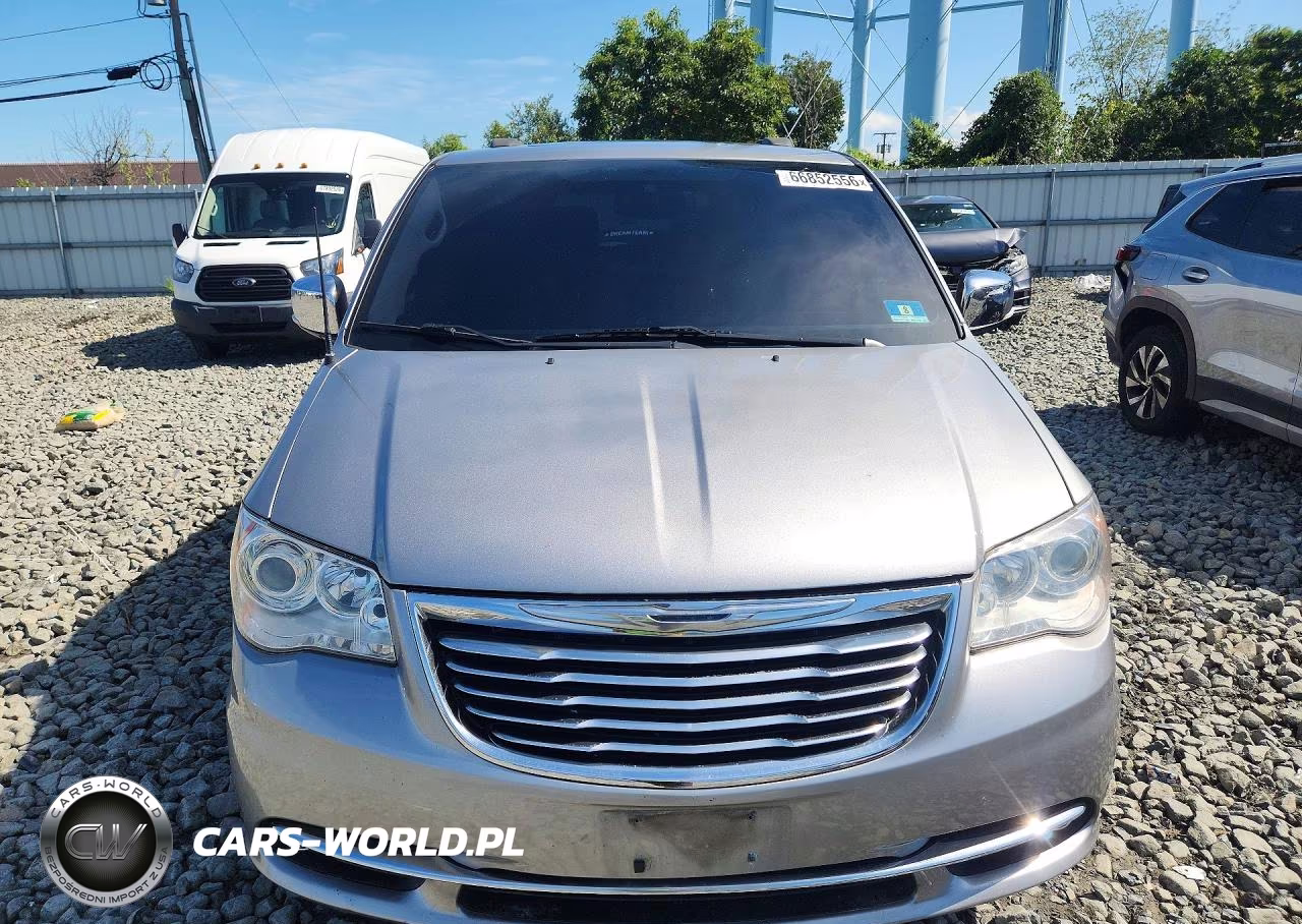 2016 Chrysler Town & Country Limited Platinum VIN:2C4RC1GG7GR264064 - 5