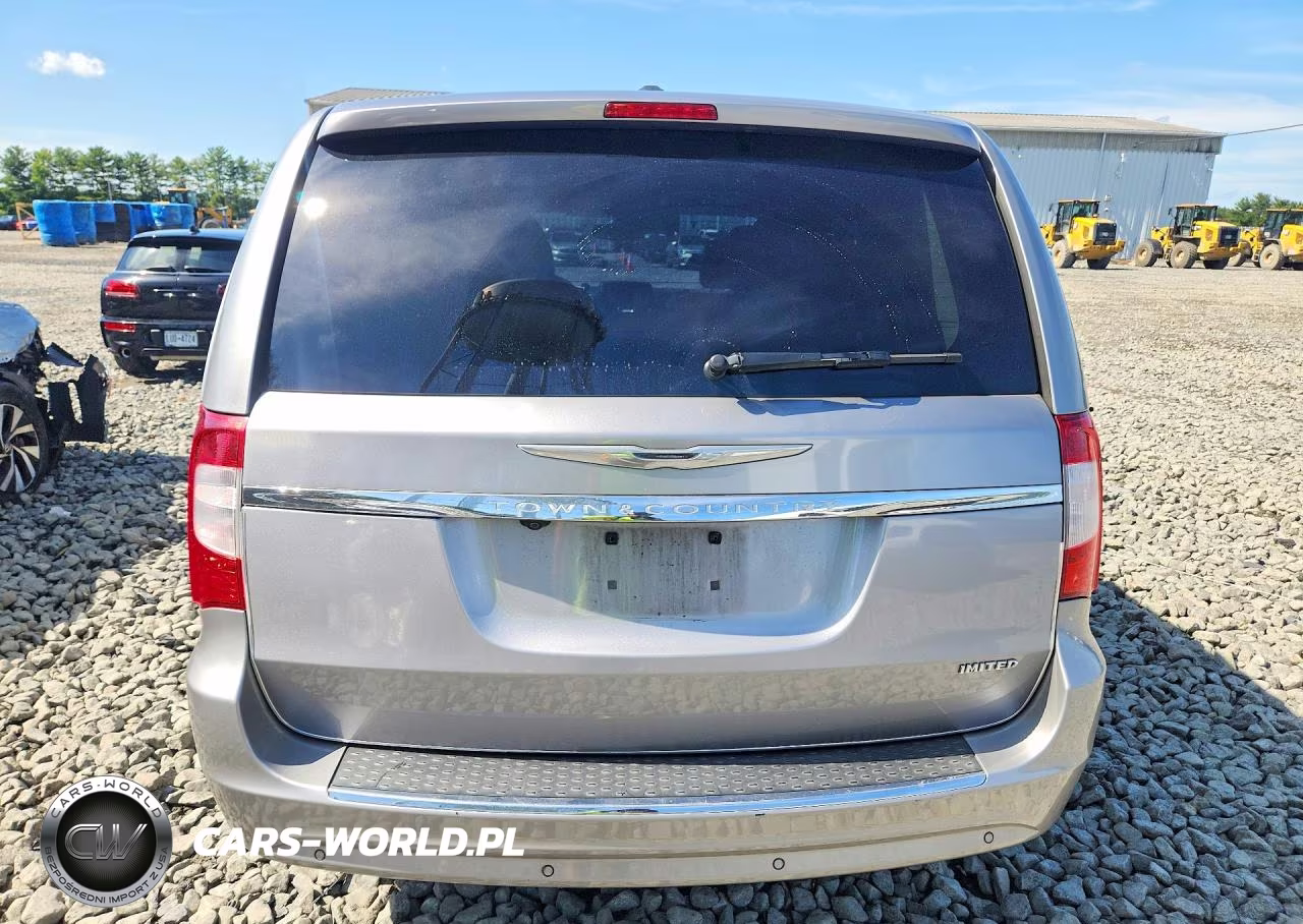2016 Chrysler Town & Country Limited Platinum VIN:2C4RC1GG7GR264064 - 6