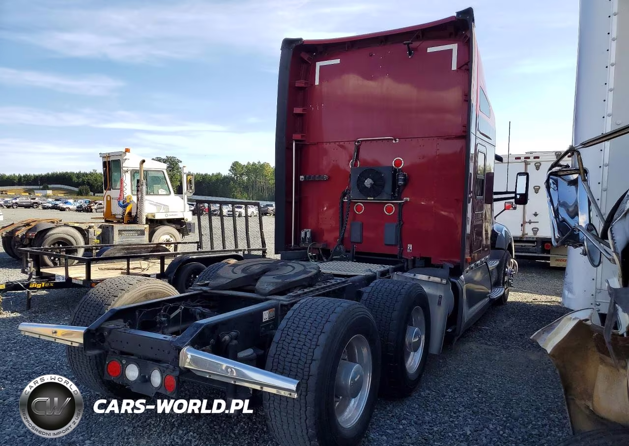 2020 Kenworth T680 VIN:1XKYDP9X7LJ358943 - 3