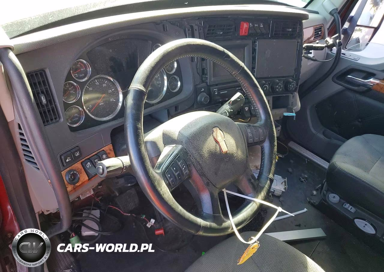 2020 Kenworth T680 VIN:1XKYDP9X7LJ358943 - 8