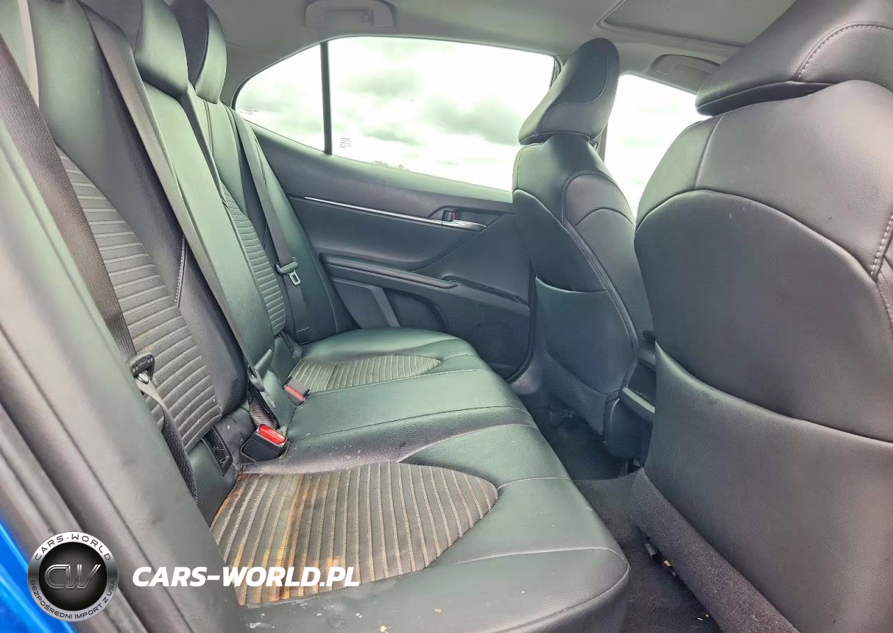 2018 Toyota Camry Se VIN:4T1B11HK7JU054421 - 10