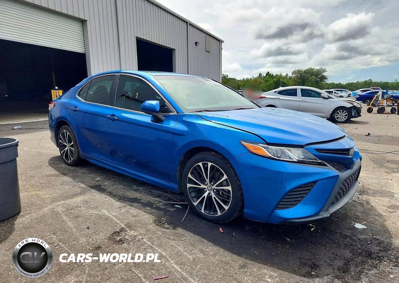 2018 Toyota Camry Se VIN:4T1B11HK7JU054421 - 4