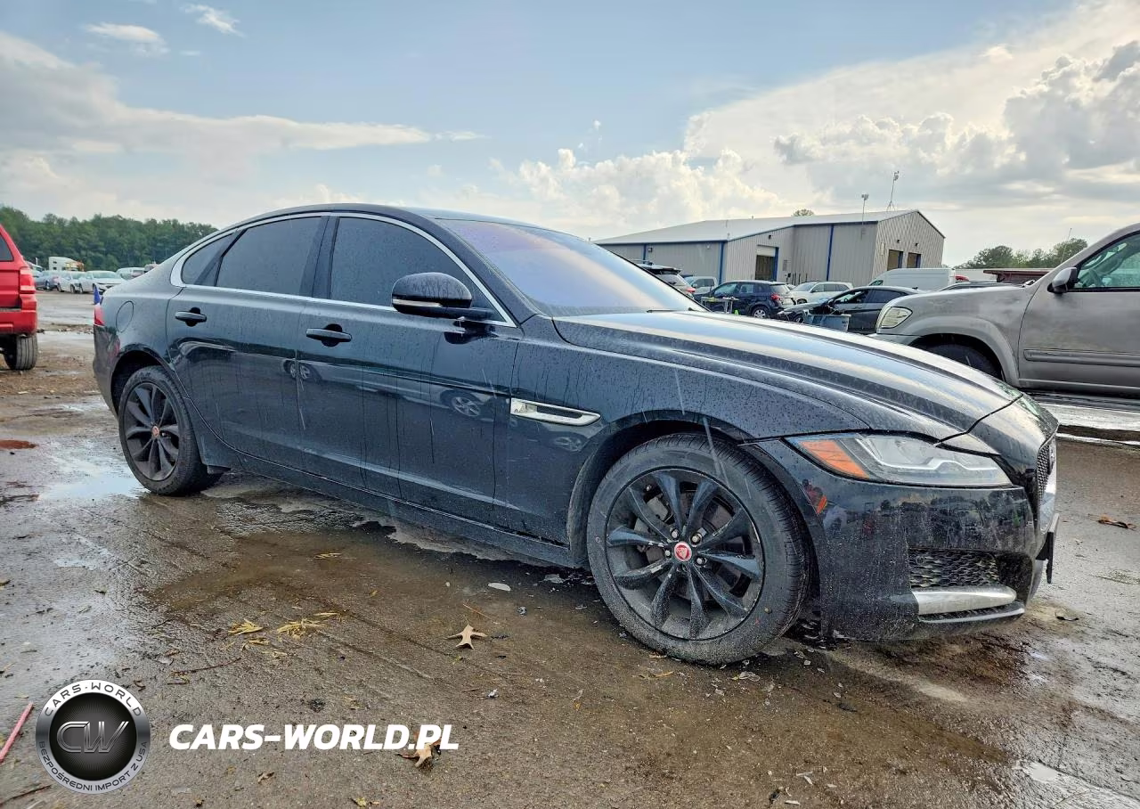 2017 Jaguar Xf Premium VIN:SAJBD4BN8HCY32324 - 4