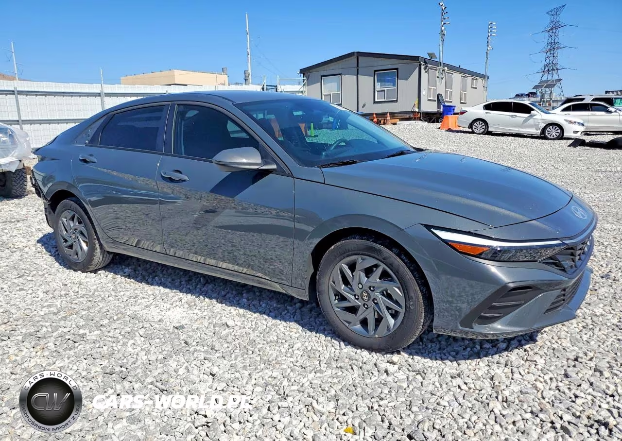 2026 Hyundai Elantra Hybrid Blue VIN:KMHLM4DJ7TU194224 - 4