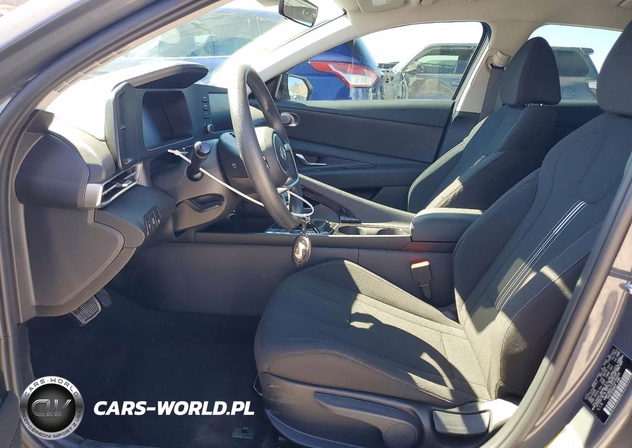 2026 Hyundai Elantra Hybrid Blue VIN:KMHLM4DJ7TU194224 - 7