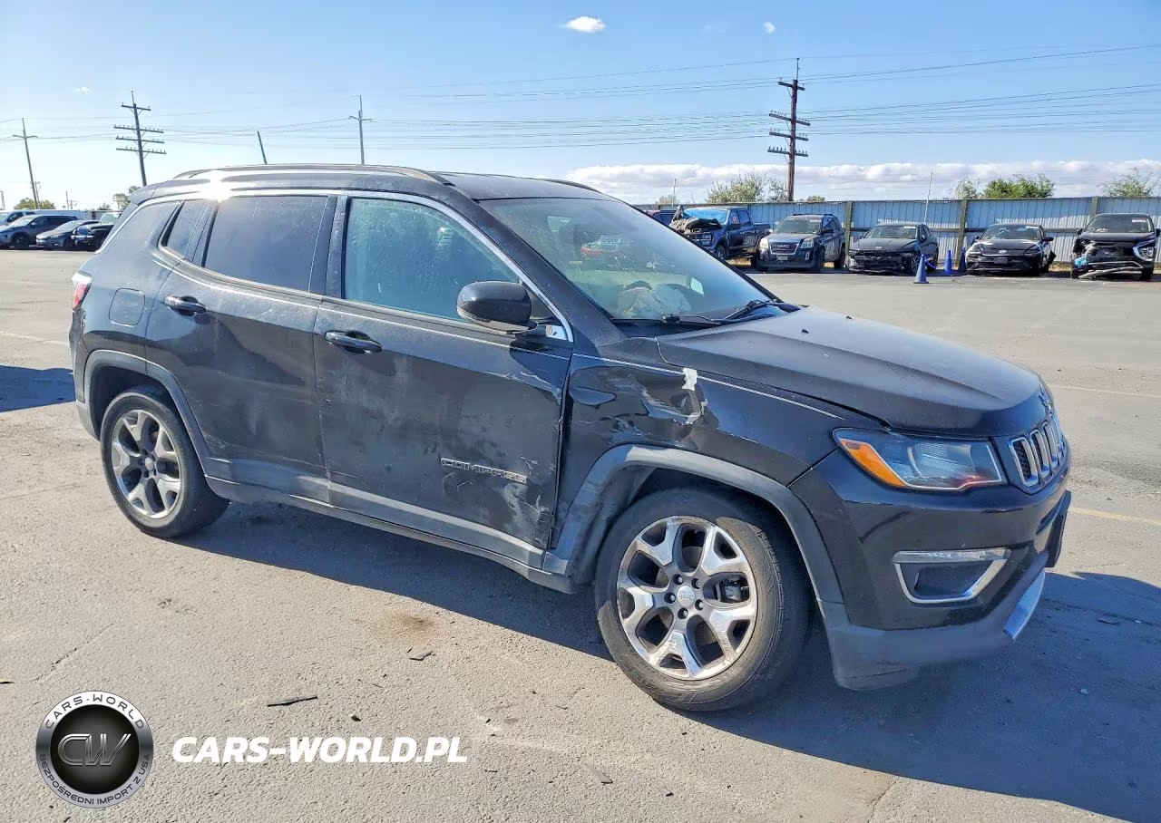 2018 Jeep Compass Limited VIN:3C4NJDCB0JT372790 - 4