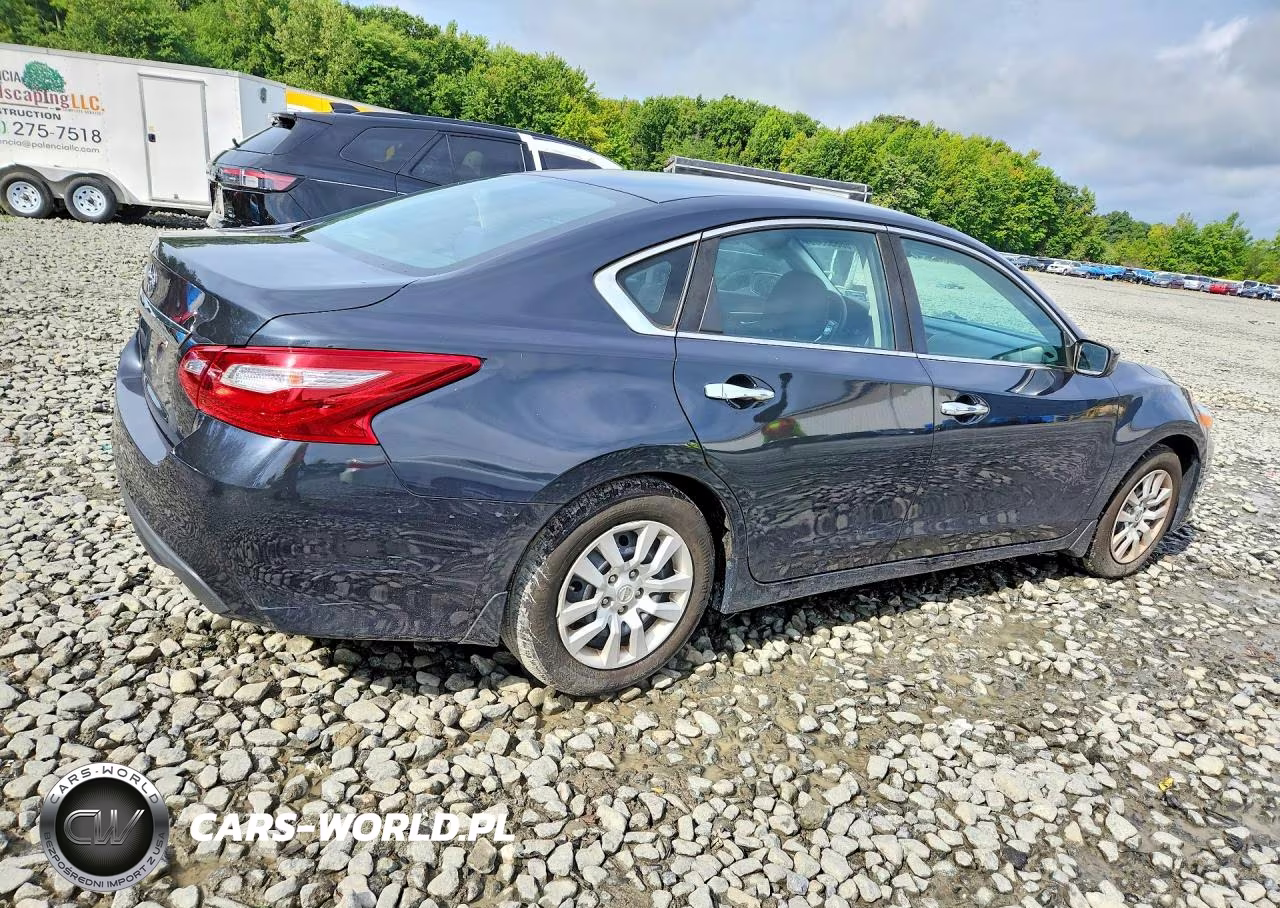 2018 Nissan Altima 2.5 S VIN:1N4AL3AP1JC122252 - 3