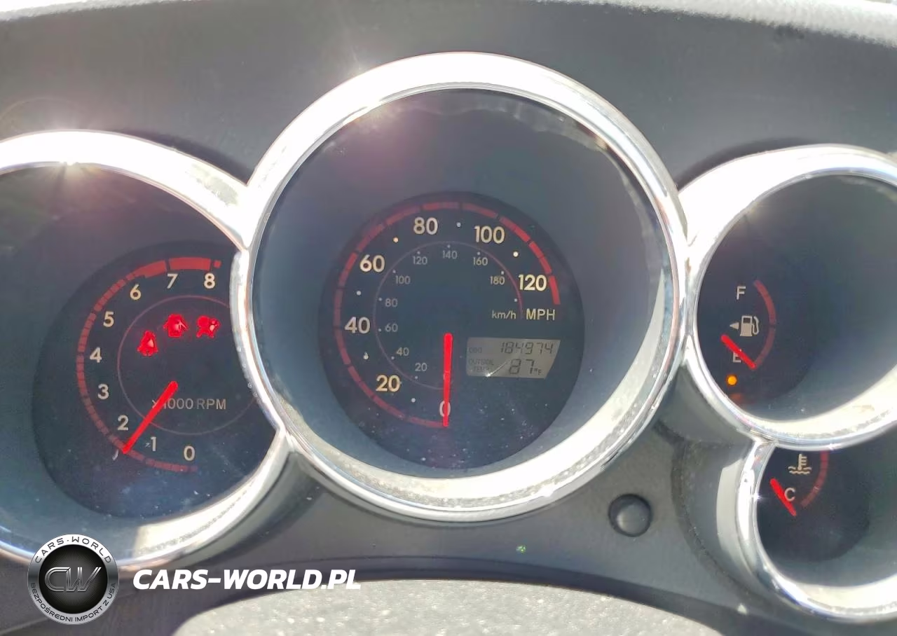 2005 Toyota Matrix Base VIN:2T1KR32E75C460889 - 9