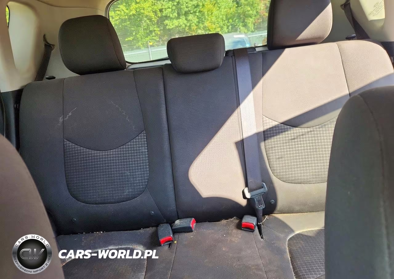 2012 Kia Soul Base VIN:KNDJT2A51C7464394 - 10