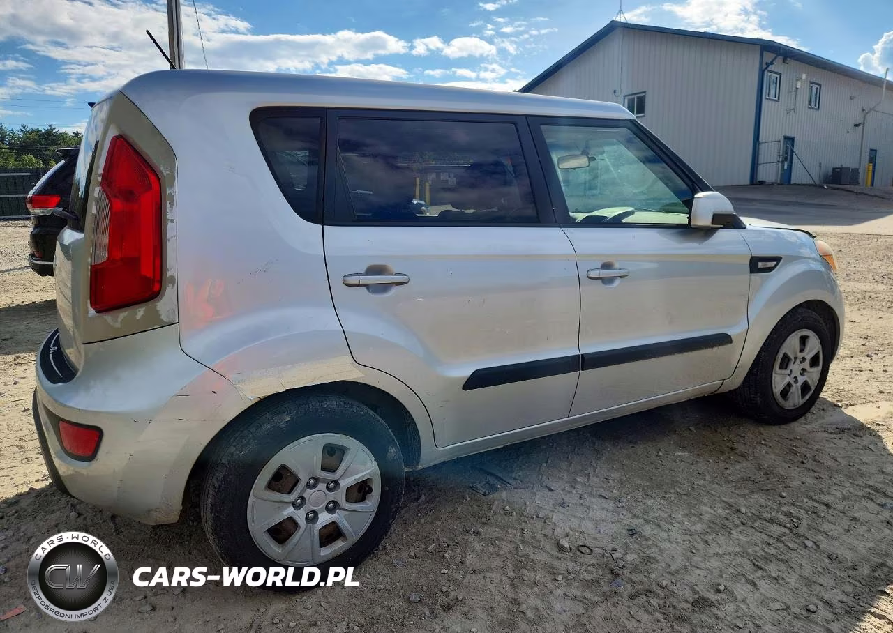 2012 Kia Soul Base VIN:KNDJT2A51C7464394 - 3