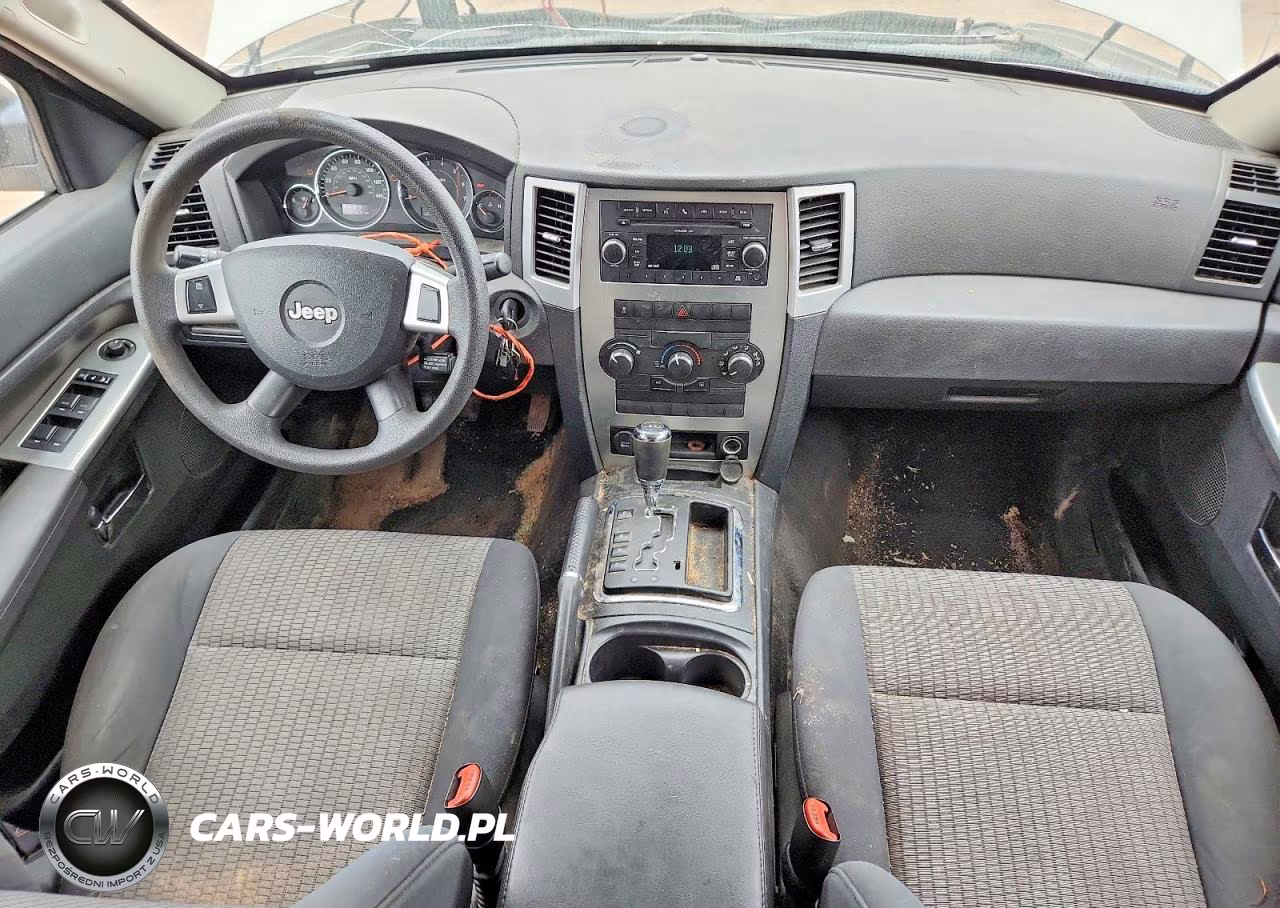 2010 Jeep Grand Cherokee Laredo VIN:1J4PR4GKXAC139842 - 8