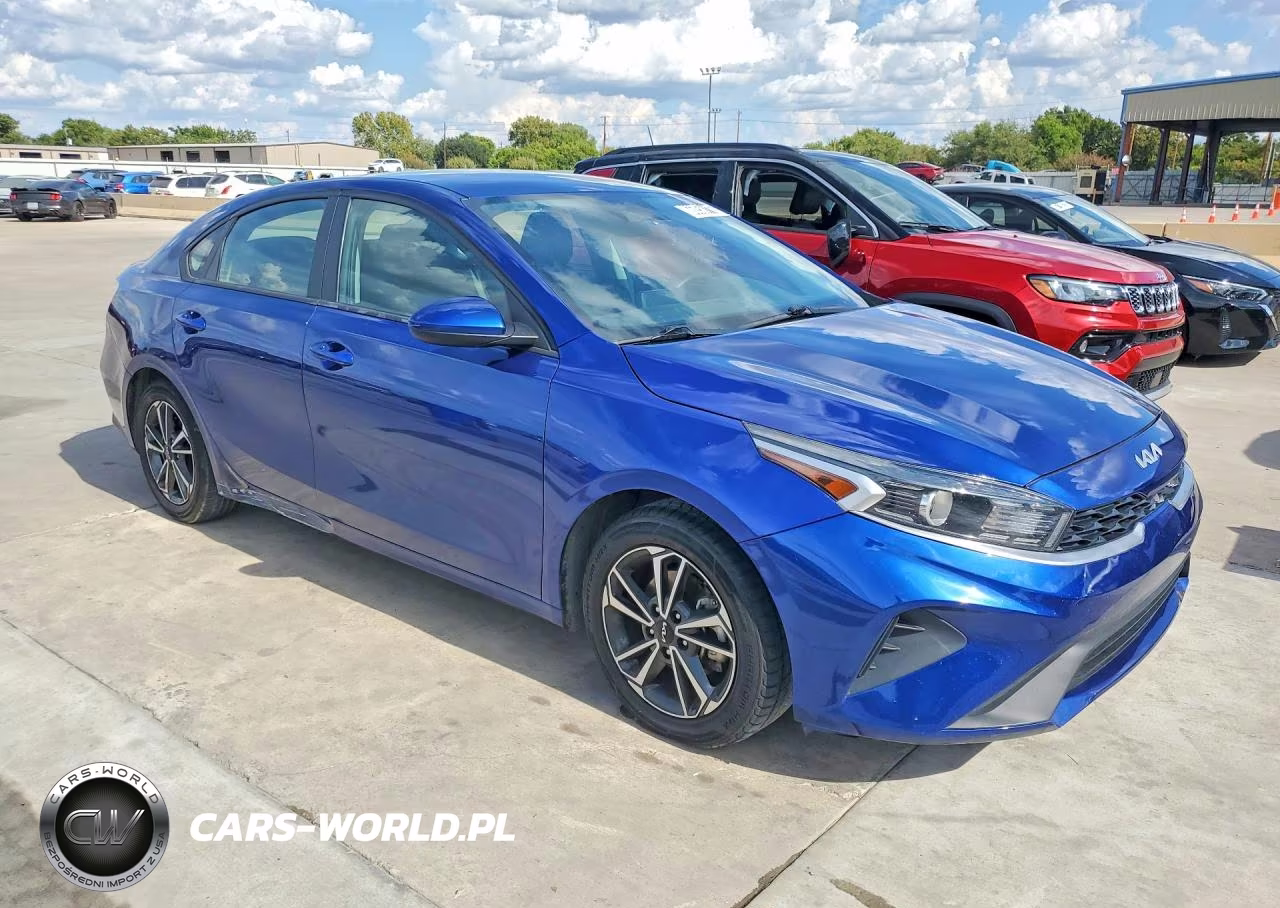 2023 Kia Forte Lxs VIN:3KPF24AD6PE585956 - 4