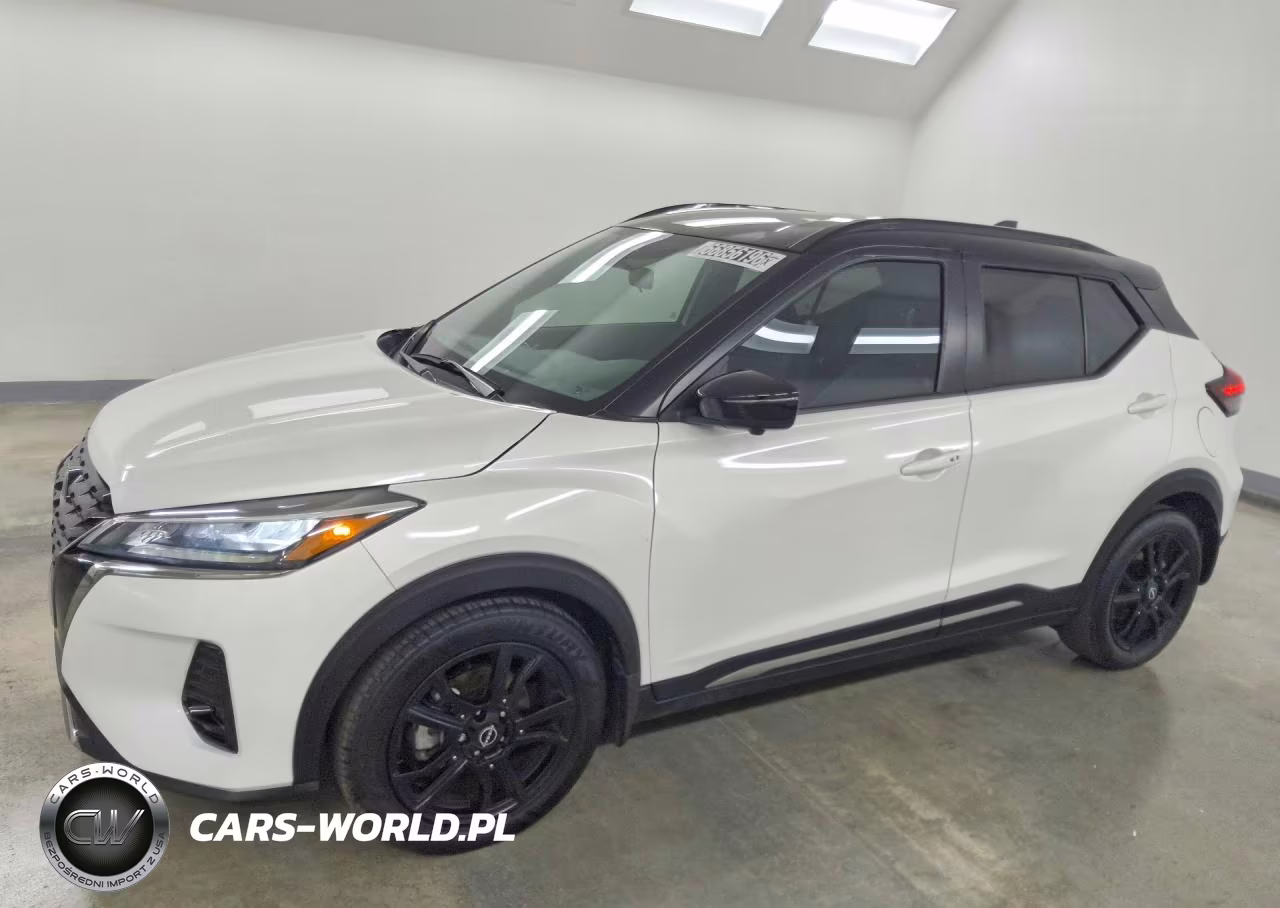 2023 Nissan Kicks Sr