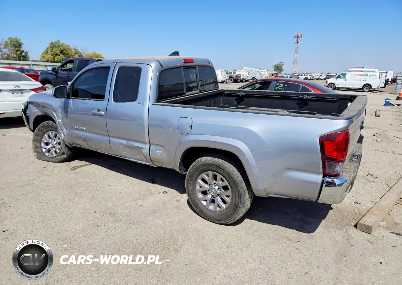 2018 Toyota Tacoma Sr5 V6 VIN:5TFRZ5CN3JX062468 - 2