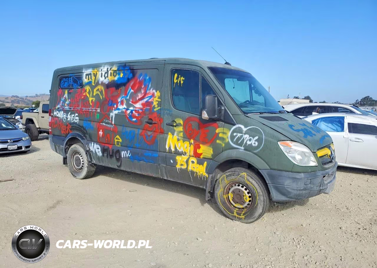 2013 Mercedes-Benz Sprinter 2500 VIN:WD3PE7CC1D5763985 - 4