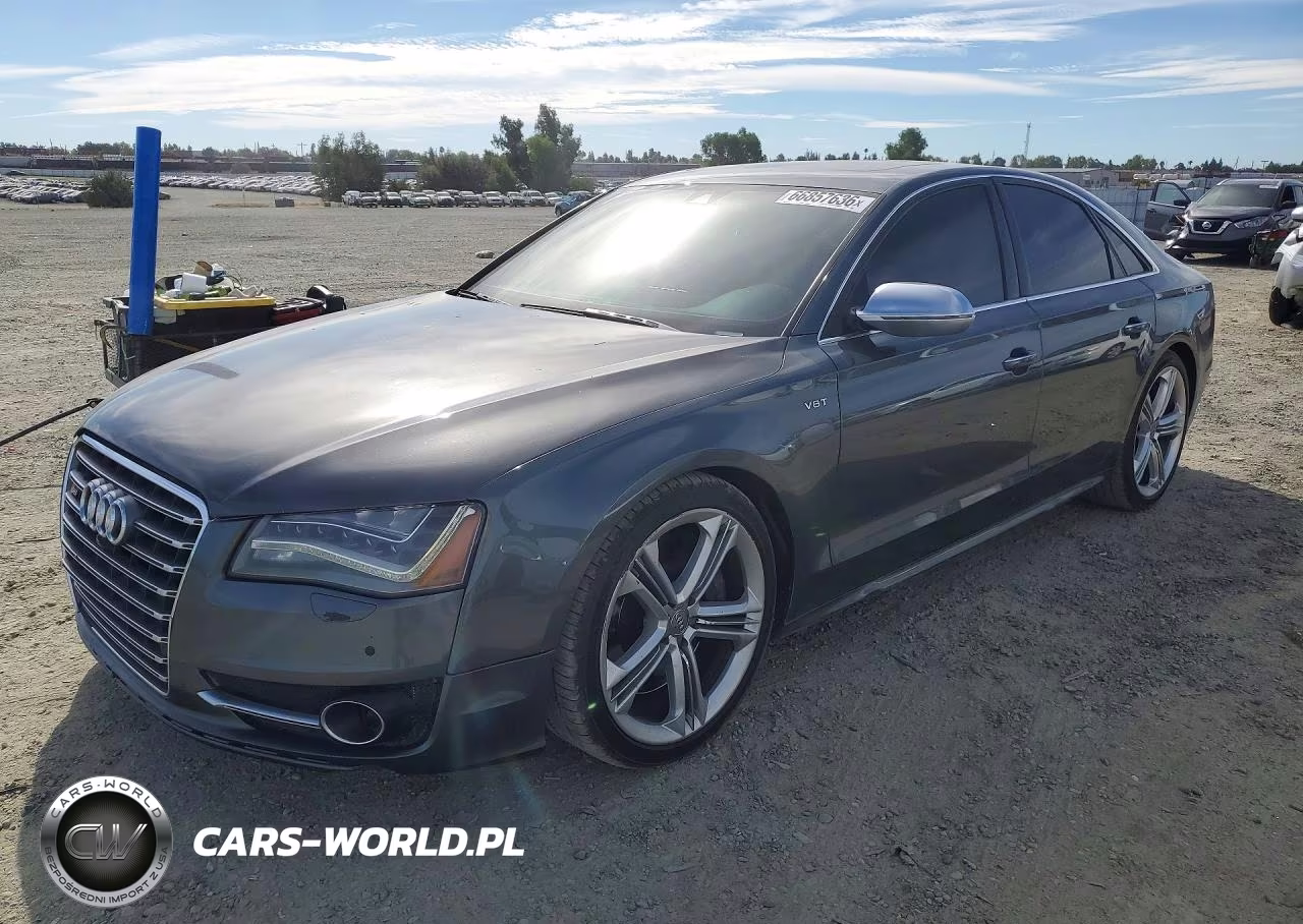 2013 Audi S8 Quattro – zdjęcie 1 z 12