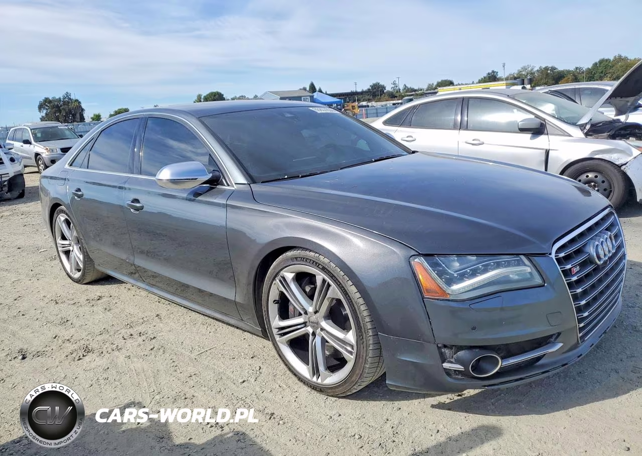 2013 Audi S8 Quattro VIN:WAUD2AFD3DN015495 - 4