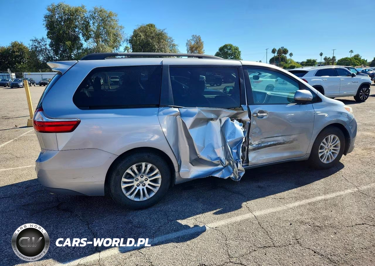 2016 Toyota Sienna Xle 8-Passenger VIN:5TDYK3DC4GS742198 - 3