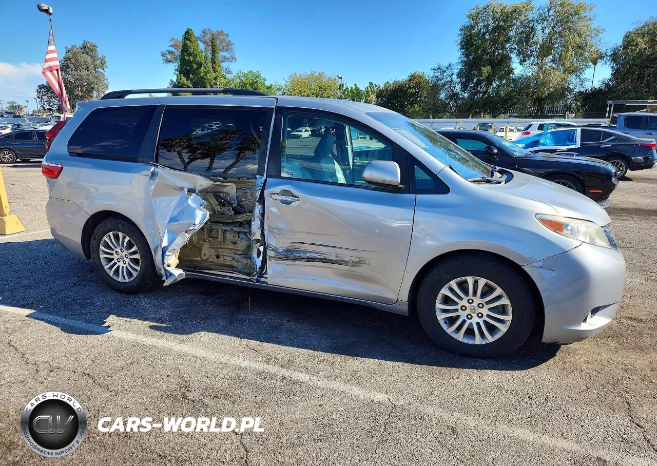 2016 Toyota Sienna Xle 8-Passenger VIN:5TDYK3DC4GS742198 - 4