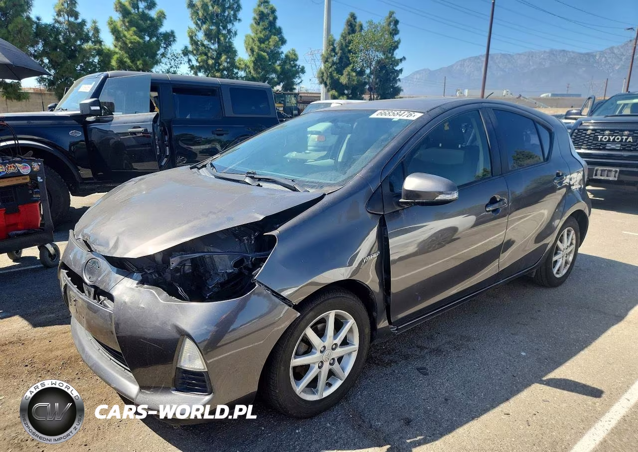 2012 Toyota Prius C Three – zdjęcie 1 z 12