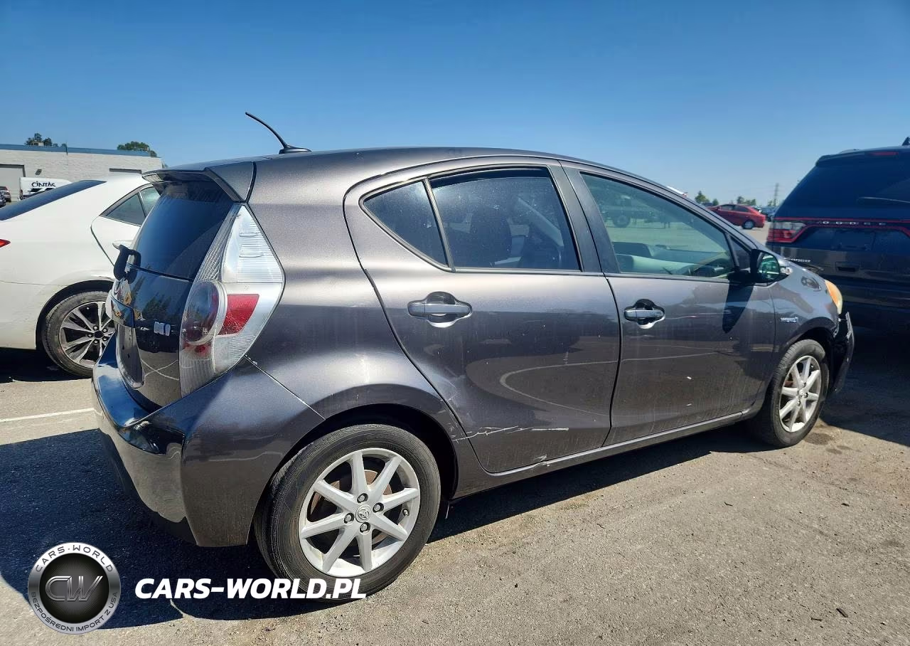 2012 Toyota Prius C Three VIN:JTDKDTB37C1017835 - 3