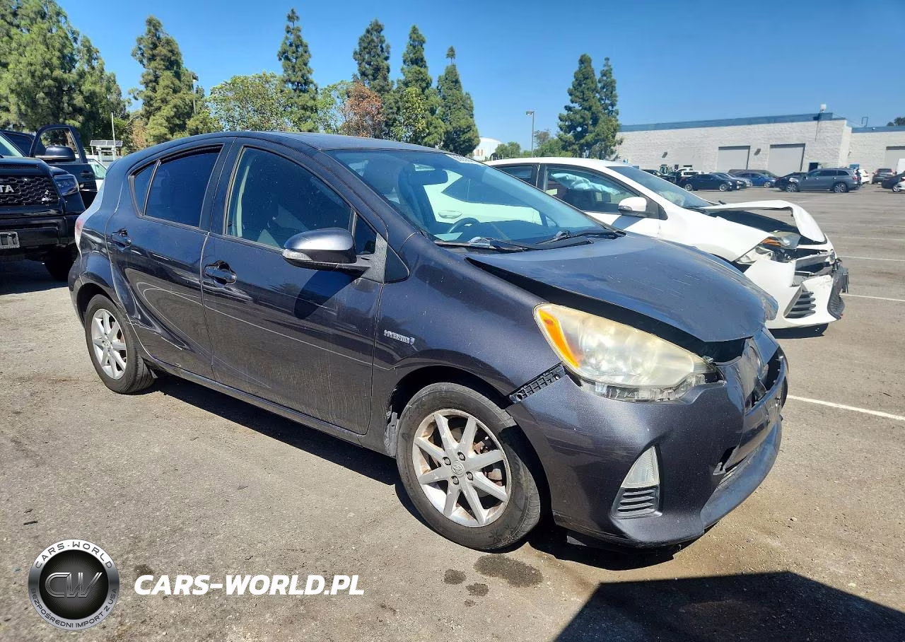 2012 Toyota Prius C Three VIN:JTDKDTB37C1017835 - 4