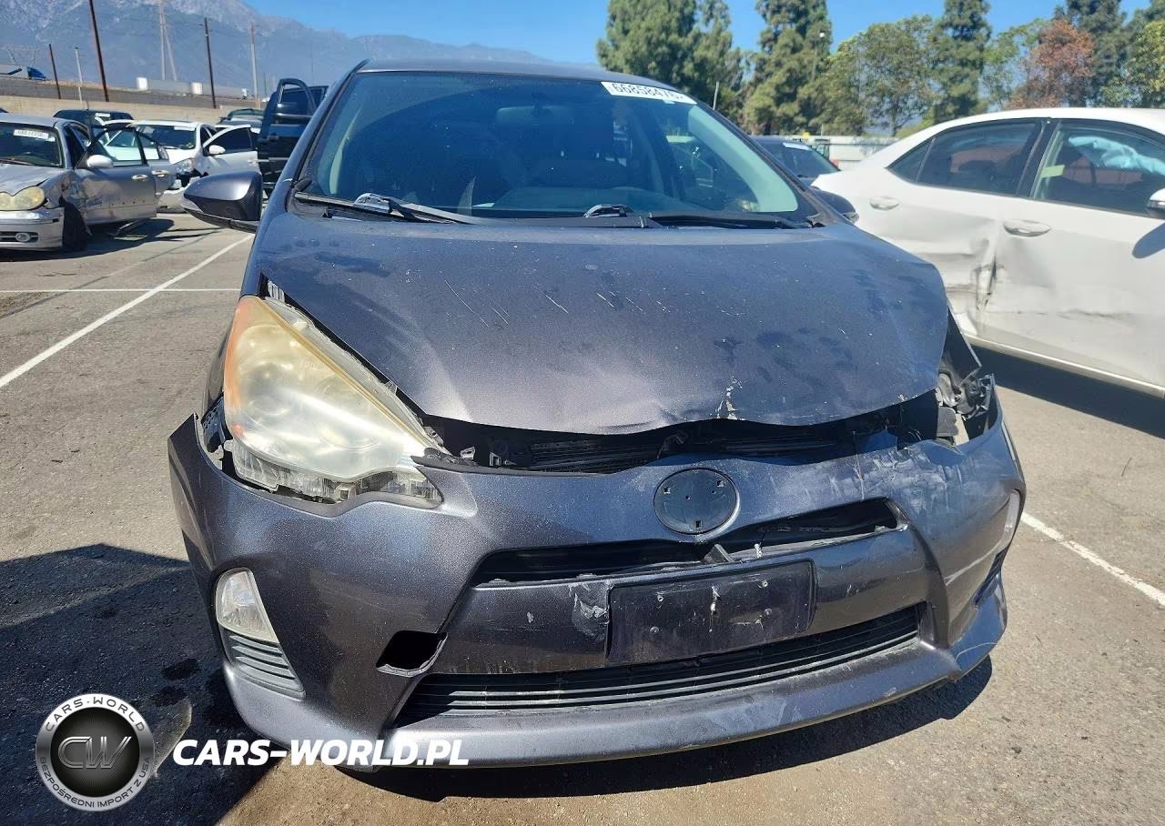 2012 Toyota Prius C Three VIN:JTDKDTB37C1017835 - 5