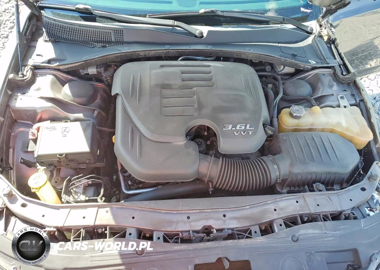 2018 Chrysler 300 S VIN:2C3CCABG1JH141214 - 11