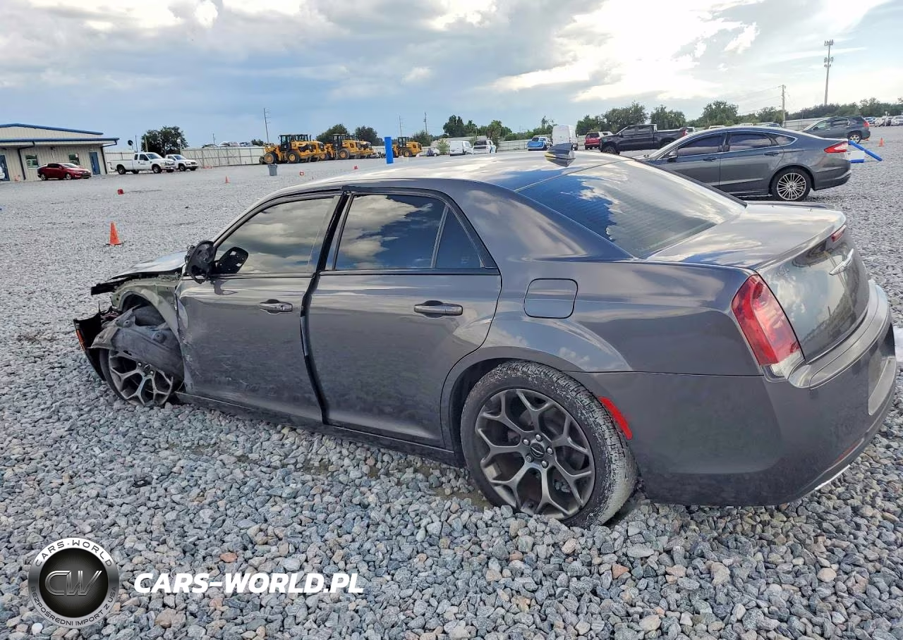 2018 Chrysler 300 S VIN:2C3CCABG1JH141214 - 2
