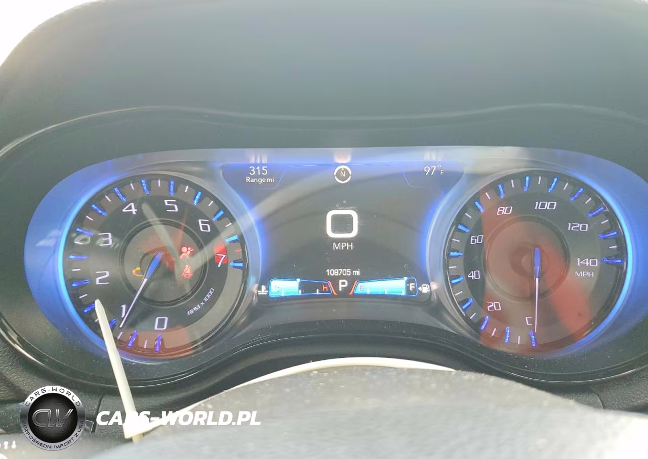 2018 Chrysler 300 S VIN:2C3CCABG1JH141214 - 9