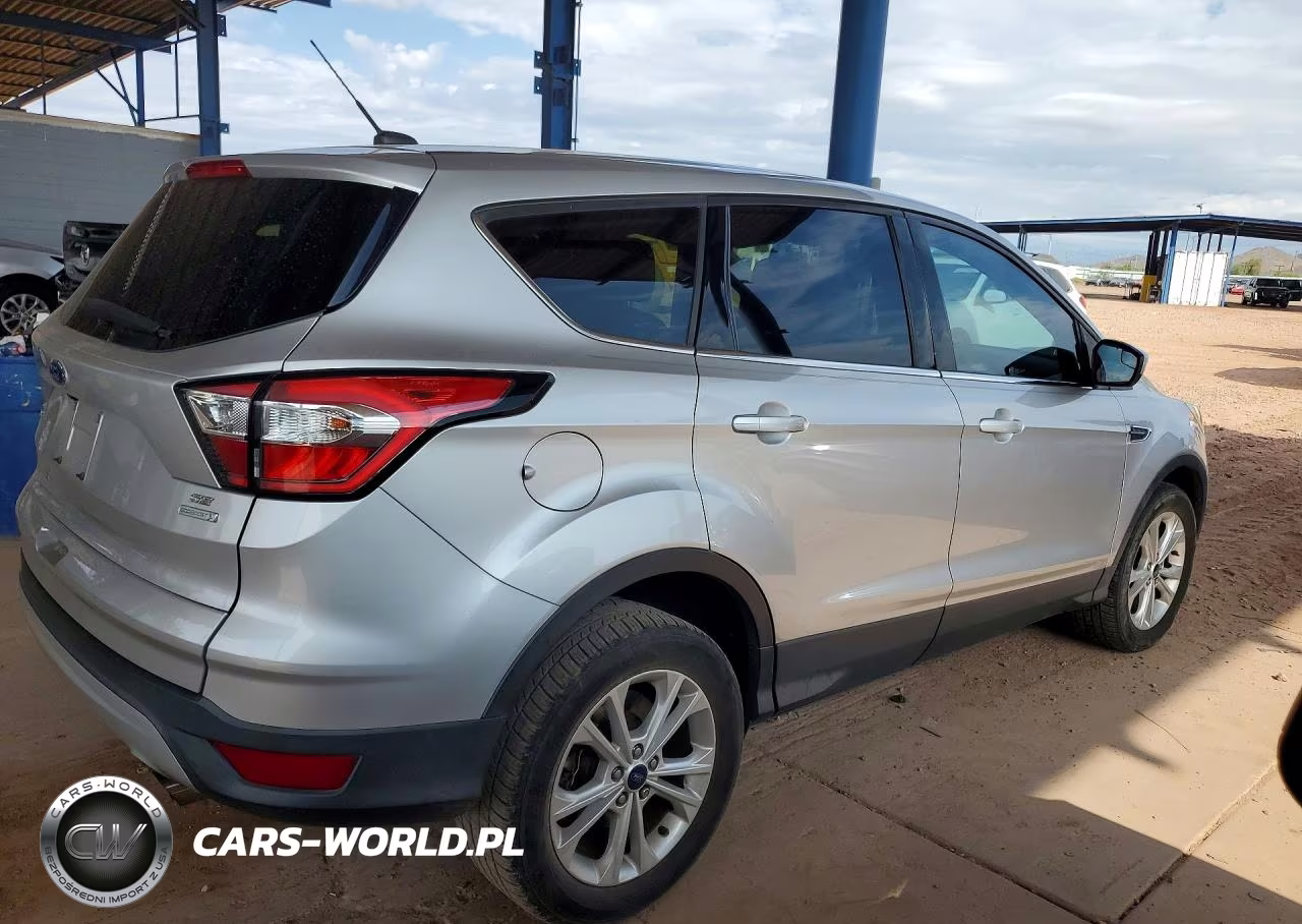 2017 Ford Escape Se VIN:1FMCU0GDXHUE24117 - 3