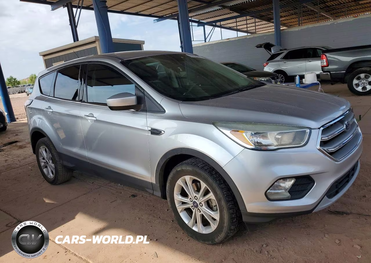 2017 Ford Escape Se VIN:1FMCU0GDXHUE24117 - 4
