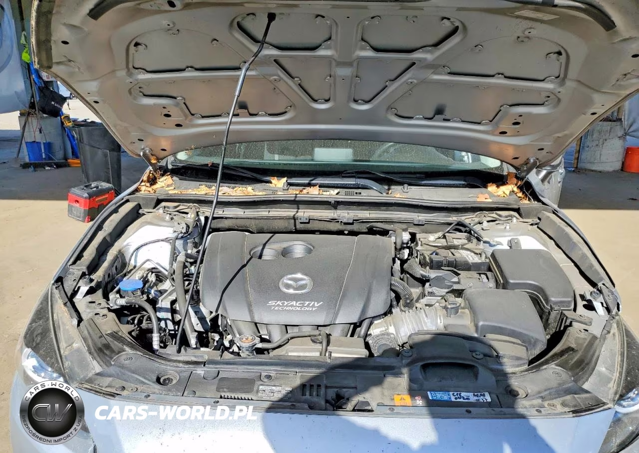2018 Mazda 3 Sport VIN:3MZBN1U78JM260276 - 11