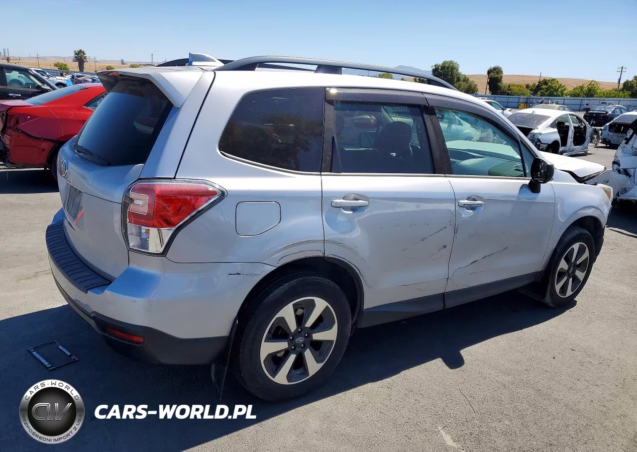 2018 Subaru Forester 2.5I Premium VIN:JF2SJAEC7JH578437 - 3