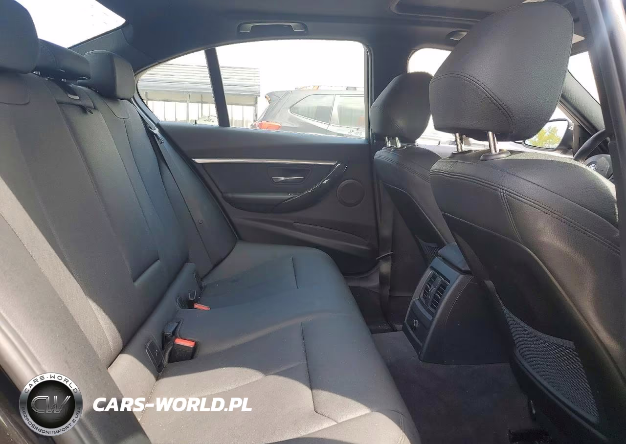 2018 BMW 330 Xi VIN:WBA8D9G58JNU72705 - 10