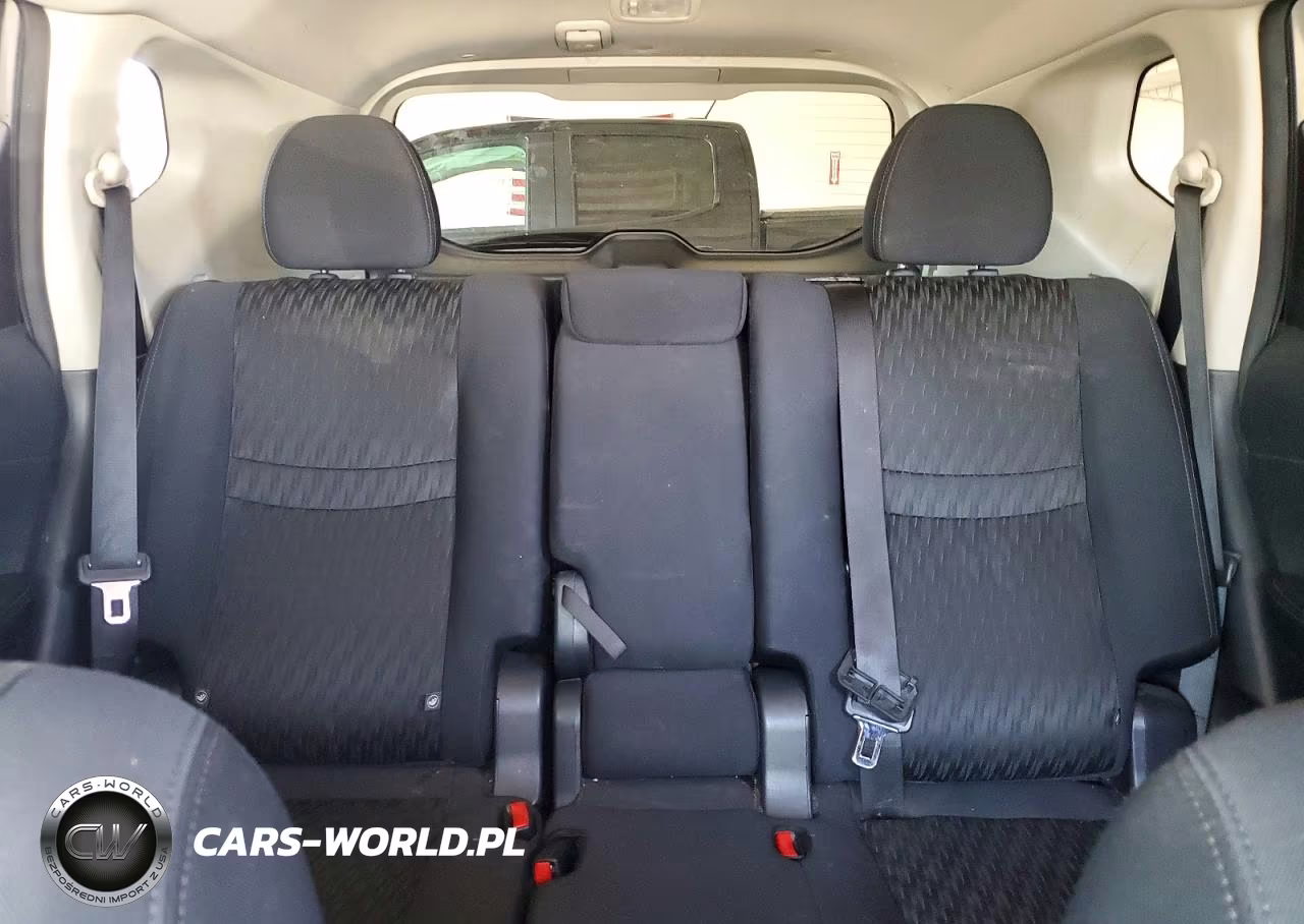 2018 Nissan Rogue S VIN:5N1AT2MT5JC840685 - 10