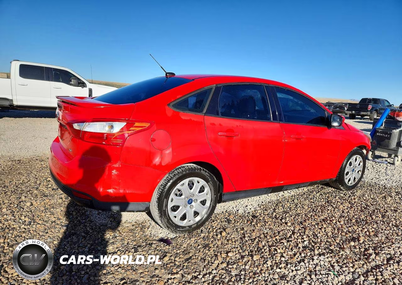 2012 Ford Focus Se VIN:1FAHP3F24CL227855 - 3