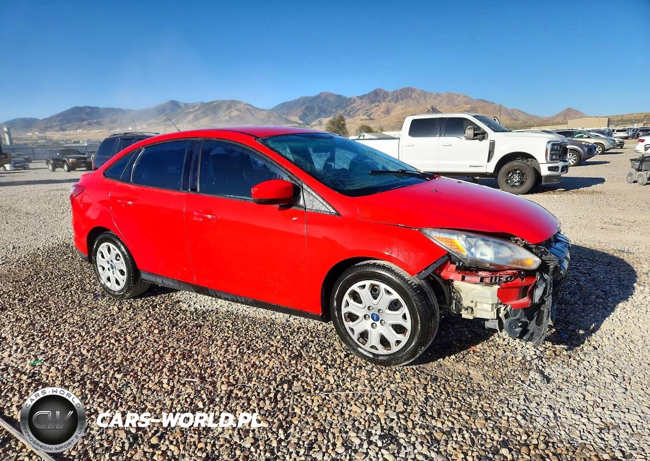 2012 Ford Focus Se VIN:1FAHP3F24CL227855 - 4