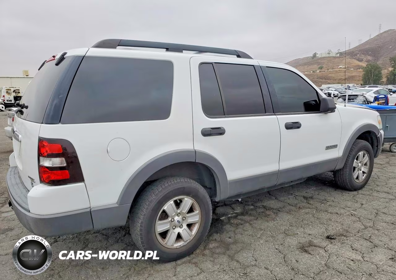 2006 Ford Explorer Xlt VIN:1FMEU638X6UB37829 - 3