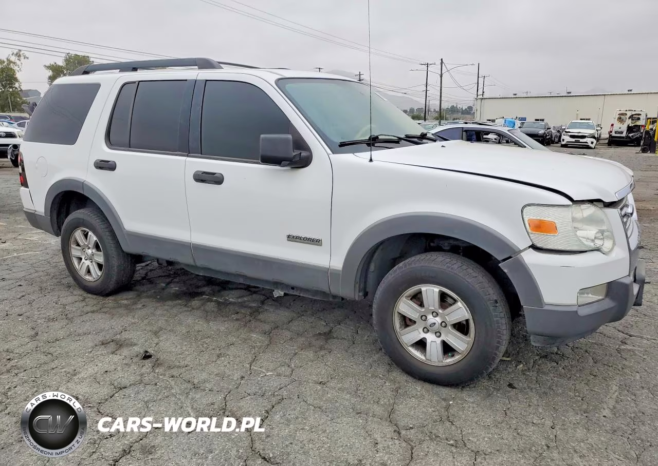 2006 Ford Explorer Xlt VIN:1FMEU638X6UB37829 - 4