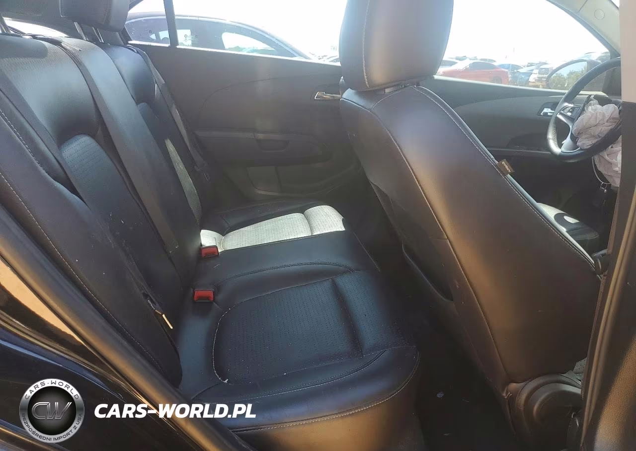 2019 Chevrolet Sonic Premier VIN:1G1JF5SB5K4122744 - 10