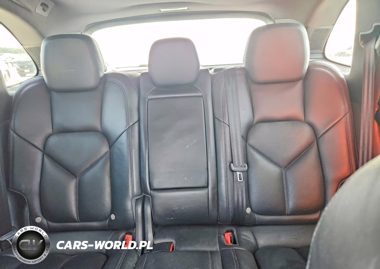 2016 Porsche Cayenne VIN:WP1AA2A21GKA38282 - 10