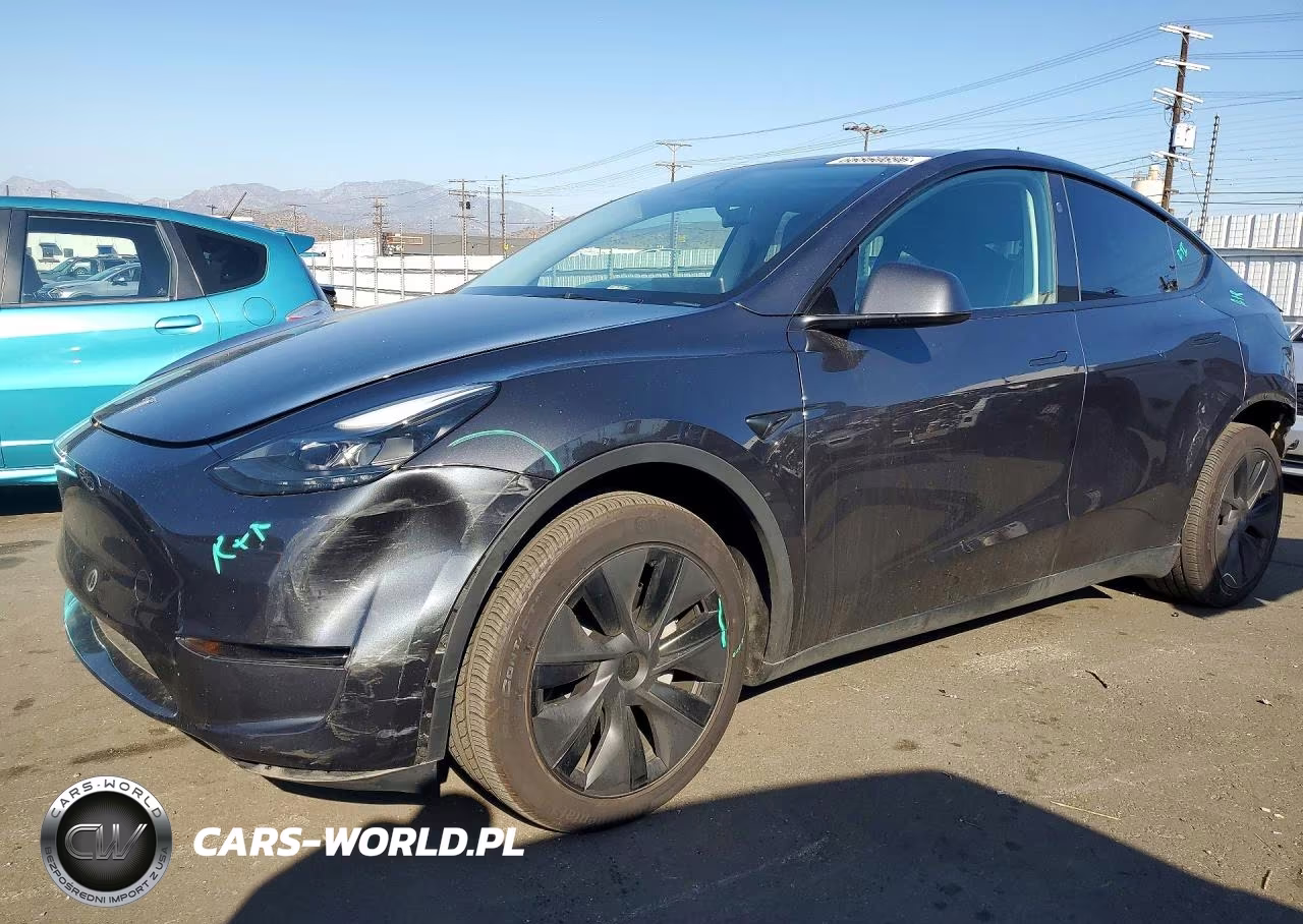 2025 Tesla Model Y – zdjęcie 1 z 12