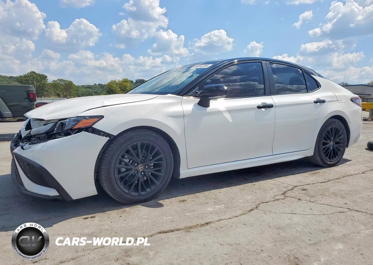 2022 Toyota Camry Hybrid Se Nightshade