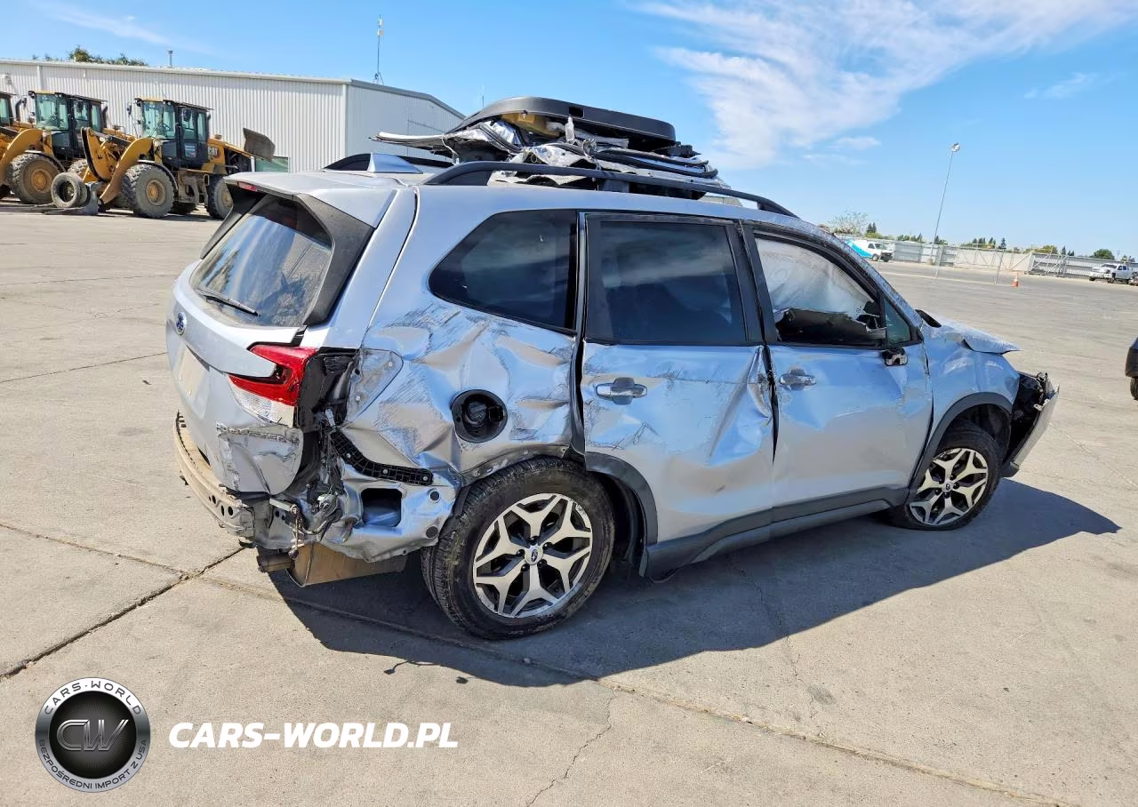 2021 Subaru Forester Premium VIN:JF2SKAJC8MH447489 - 3